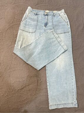 Wonderly Light Wash Wide Leg Jeans